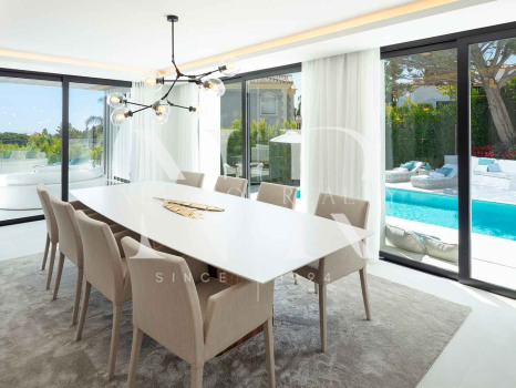 Villa en venta en Nueva Andalucía