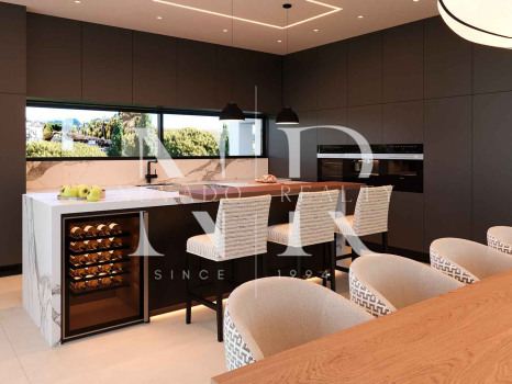 Villa en venta en construcción en Los Monteros Playa