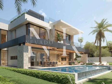 Villa en venta en construcción en Los Monteros Playa