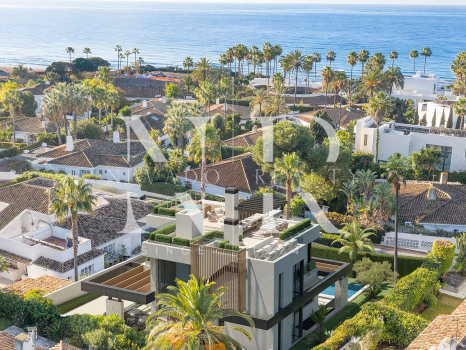 Villa en venta en construcción en Los Monteros Playa