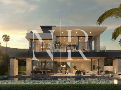 Villa en venta en construcción en Los Monteros Playa
