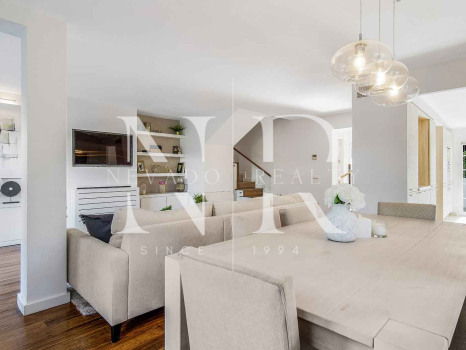 Townhouse for sale in Marbellamar, frontline beach with sea views