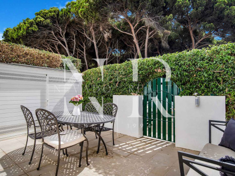 Townhouse for sale in Marbellamar, frontline beach with sea views