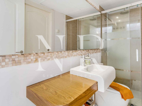 Townhouse for sale in Marbellamar, frontline beach with sea views