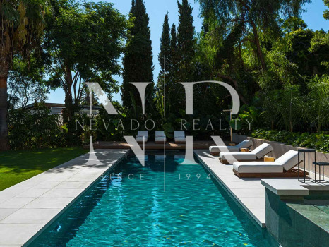 Villa for sale in Nueva Andalucía