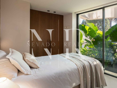 Villa for sale in Nueva Andalucía