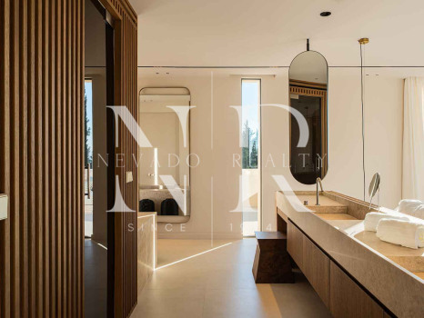 Villa for sale in Nueva Andalucía