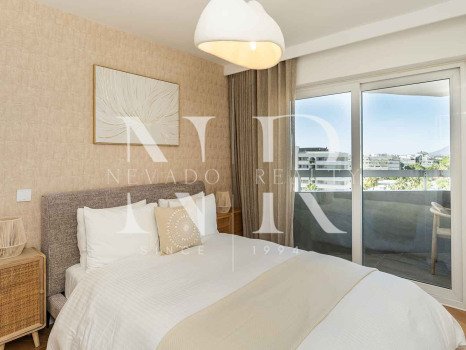 Penthouse for sale in Playa de la Fontanilla, Marbella, on the second line from the beach