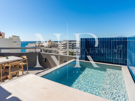 Penthouse for sale in Playa de la Fontanilla, Marbella, on the second line from the beach