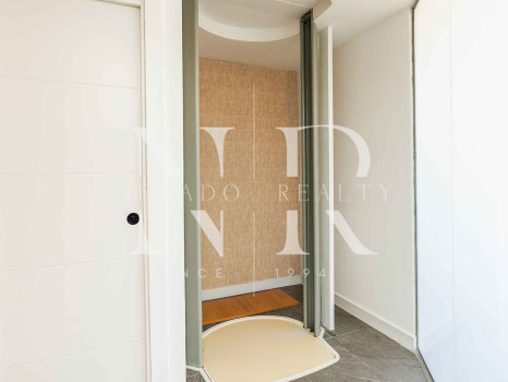 Penthouse for sale in Playa de la Fontanilla, Marbella, on the second line from the beach