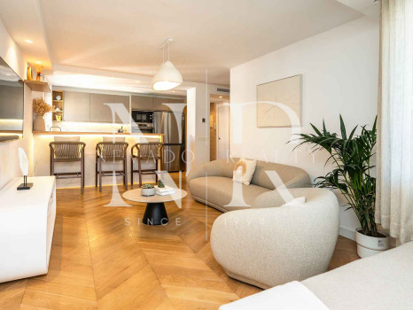 Penthouse for sale in Playa de la Fontanilla, Marbella, on the second line from the beach