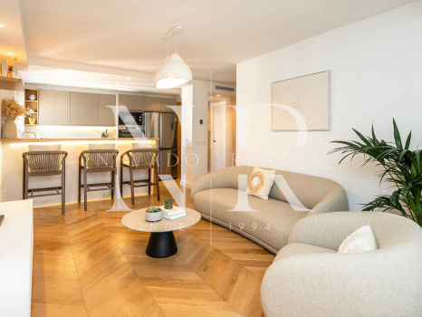 Penthouse for sale in Playa de la Fontanilla, Marbella, on the second line from the beach