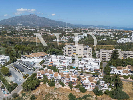 Townhouse for Sale in Atalaya, Estepona, with Golf Views