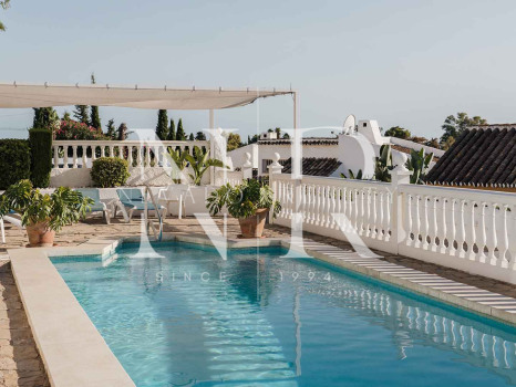 Townhouse for Sale in Atalaya, Estepona, with Golf Views