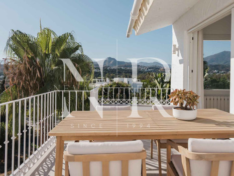 Townhouse for Sale in Atalaya, Estepona, with Golf Views