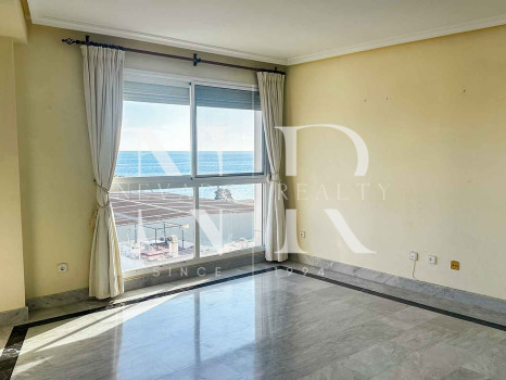 Apartamento en alquiler de larga temporada en Marbella centro con vistas al mar