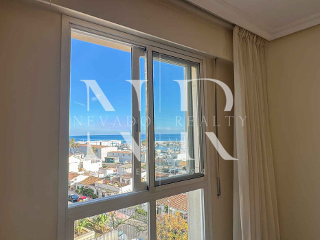 Apartamento en alquiler de larga temporada en Marbella centro con vistas al mar