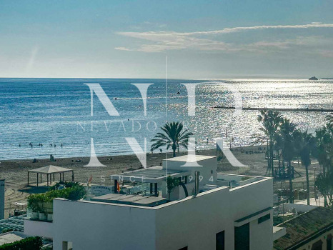 Apartamento en alquiler de larga temporada en Marbella centro con vistas al mar