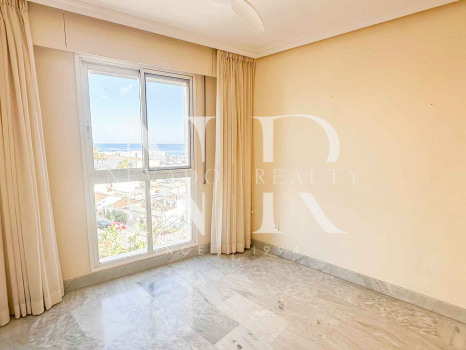 Apartamento en alquiler de larga temporada en Marbella centro con vistas al mar