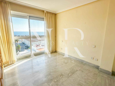 Apartamento en alquiler de larga temporada en Marbella centro con vistas al mar