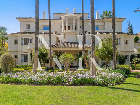 Apartment for sale in Las Alamandas, Marbella