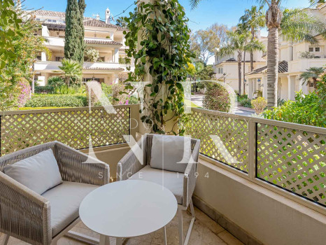Apartment for sale in Las Alamandas, Marbella