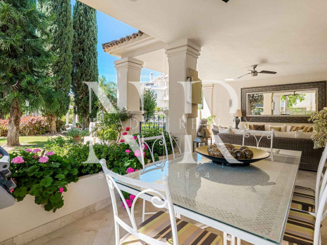 Apartment for sale in Las Alamandas, Marbella