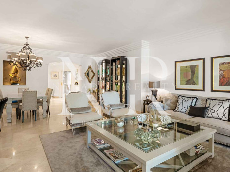 Apartment for sale in Las Alamandas, Marbella