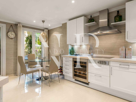 Apartment for sale in Las Alamandas, Marbella