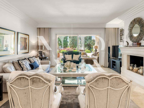 Apartment for sale in Las Alamandas, Marbella