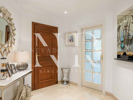Apartment for sale in Las Alamandas, Marbella
