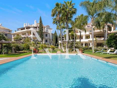 Apartment for sale in Las Alamandas, Marbella