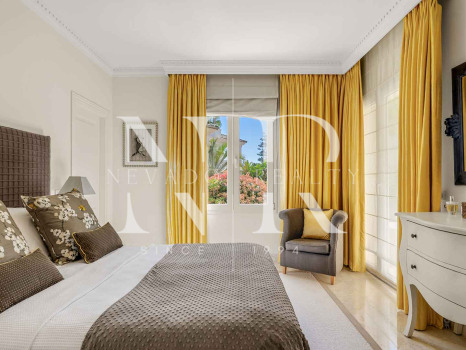 Apartment for sale in Las Alamandas, Marbella