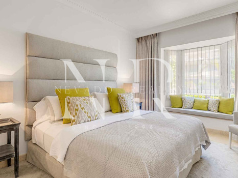 Apartment for sale in Las Alamandas, Marbella