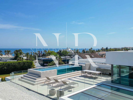 Golden Mile villa very close to the beach for sale