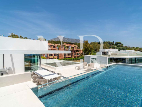 Golden Mile villa very close to the beach for sale