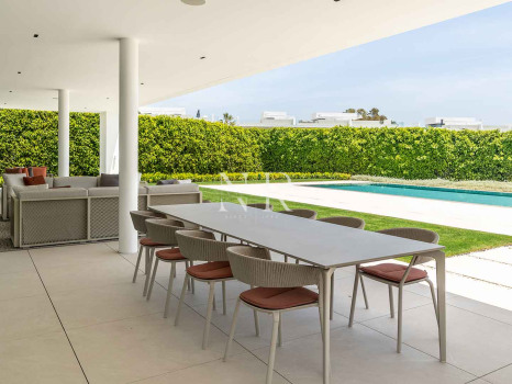Golden Mile villa very close to the beach for sale