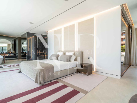 Golden Mile villa very close to the beach for sale