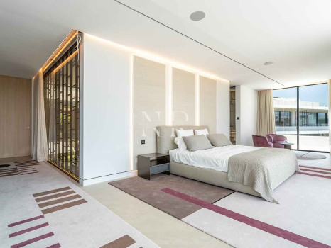 Golden Mile villa very close to the beach for sale
