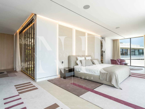Golden Mile villa very close to the beach for sale