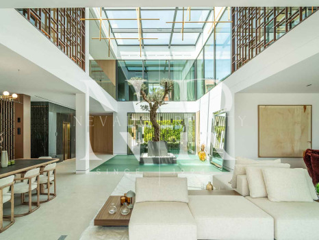 Golden Mile villa very close to the beach for sale