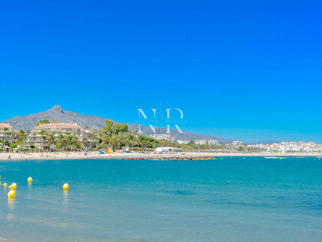 Golden Mile villa very close to the beach for sale