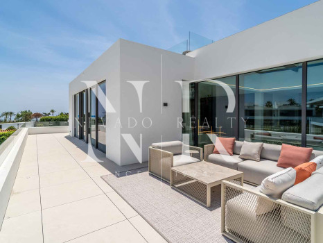 Golden Mile villa very close to the beach for sale