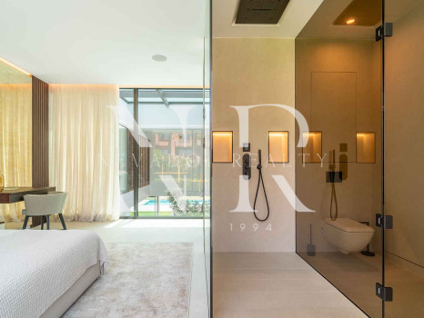 Golden Mile villa very close to the beach for sale