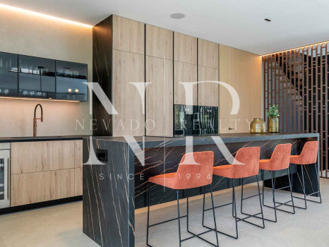 Golden Mile villa very close to the beach for sale