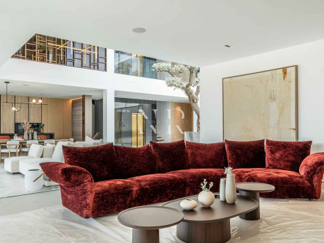 Golden Mile villa very close to the beach for sale