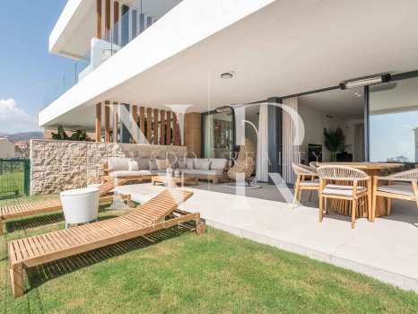 Appartement au rez-de-chaussée d'Artola avec vue panoramique sur la mer à vendre