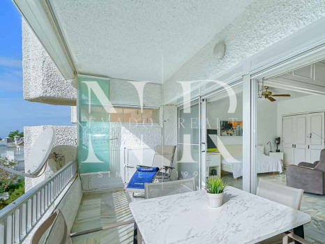 Apartamento en Jardines del Mar en segunda línea de playa con vistas al mar en venta