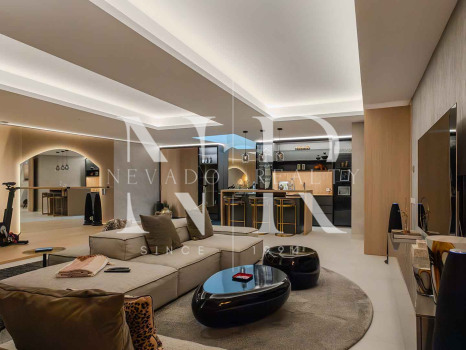 Villa jumelée de construction récente à Nueva Andalucia avec vue panoramique sur la mer à vendre