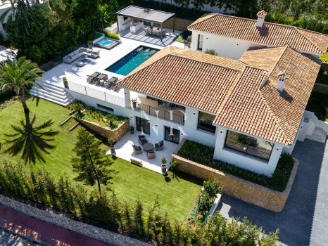 Villa in Nueva Andalucia in Las Brisas Golf with panoramic views for sale